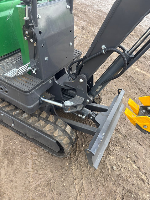 DAX 07 Mini Excavator - Image 2
